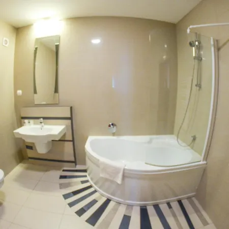 Ξενοδοχείο Neo Tarnowskie Góry